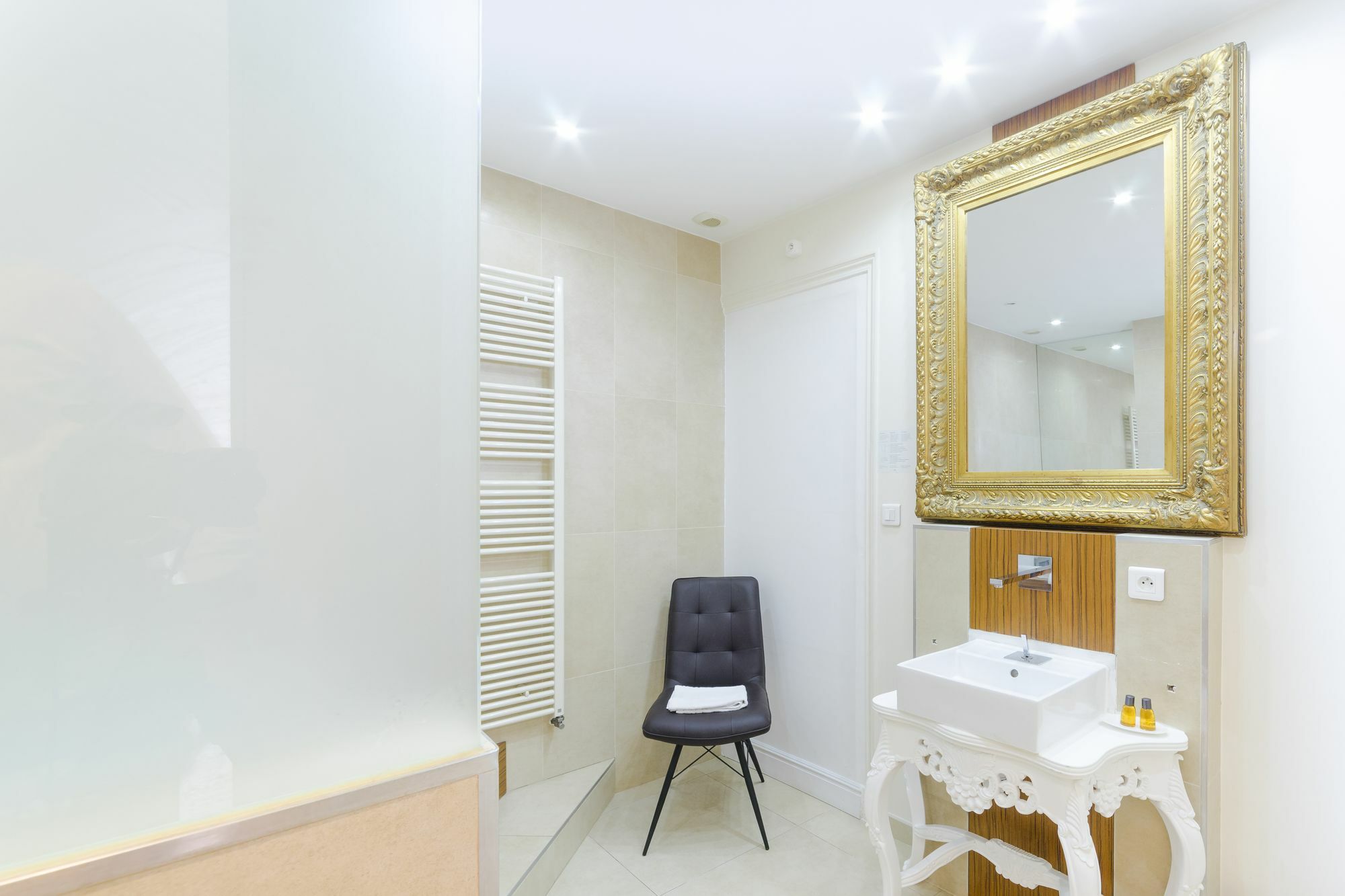 דירות ליון The Thonet House - A Luxury Historic Collection מראה חיצוני תמונה